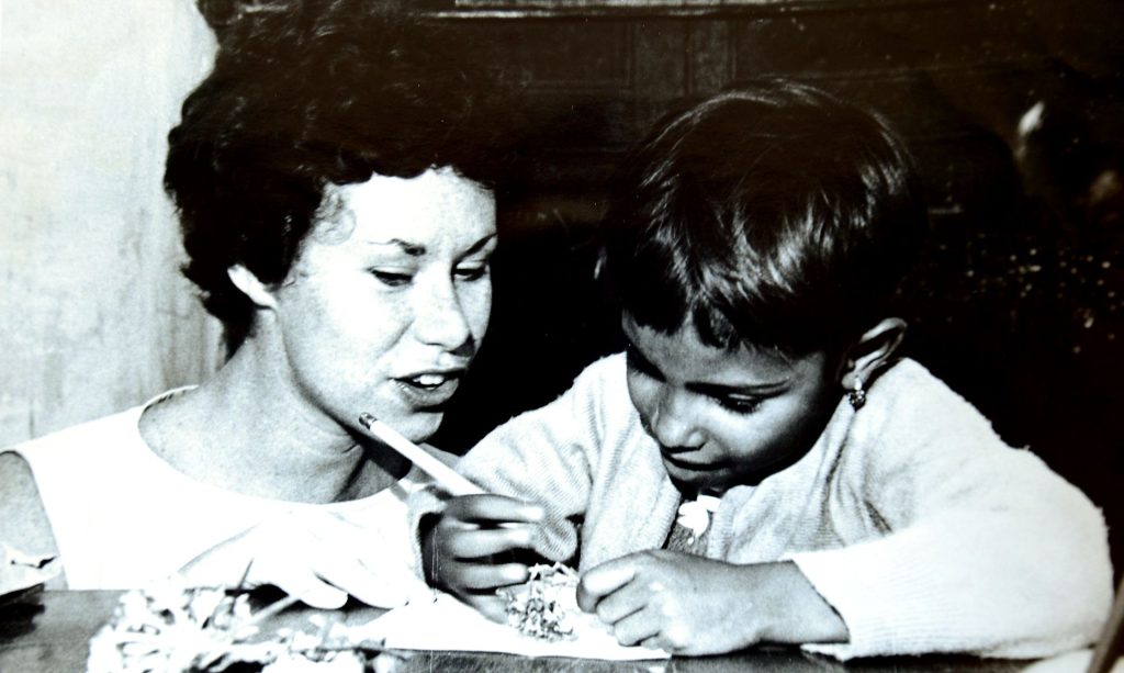 Kay Aylesworth teaching children at the Tibetan Refugee Center.