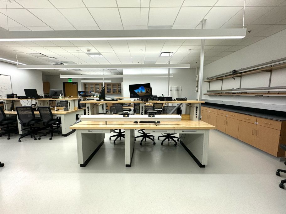 Sciences building instructional lab.